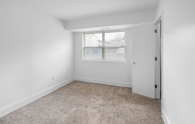 Lovely 2 BR/1 BA condo in Anacostia!