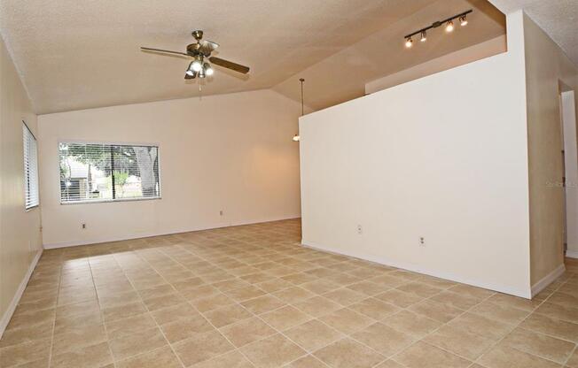 709 CASTLEWOOD DR