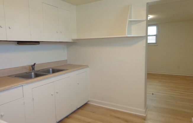 1 bed, 1 bath, 700 sqft, $1,295, Unit #6