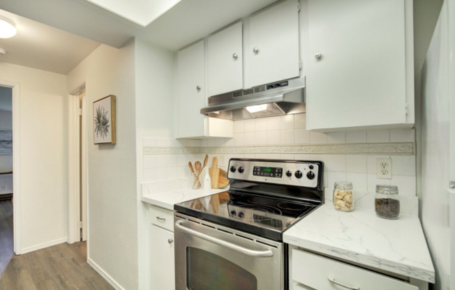 1 Bedroom Across from Microsoft Bellevue/Redmond