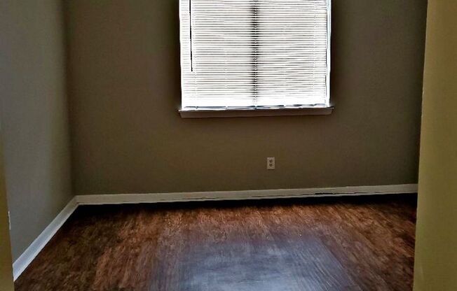 1 bed, 1 bath, 736 sqft, $800, Unit Apt 205