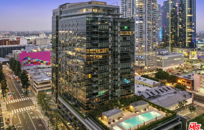 1 bed, 1.5 baths, 1,240 sqft, $3,500, Unit 404