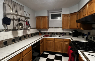24 EMMETT ST