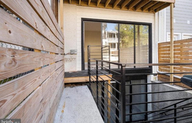 28 TODD PL