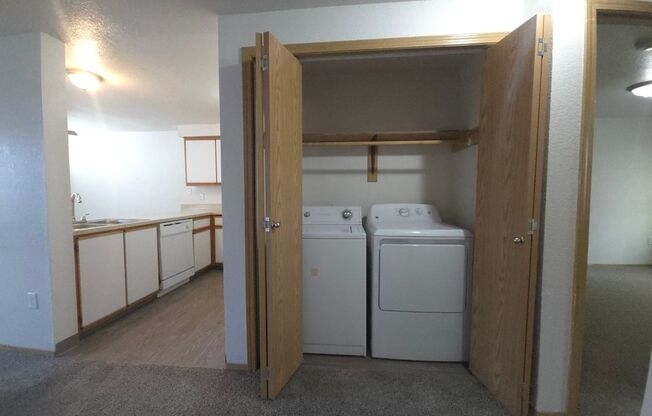 2 beds, 1 bath, 875 sqft, $1,450, Unit 127-58