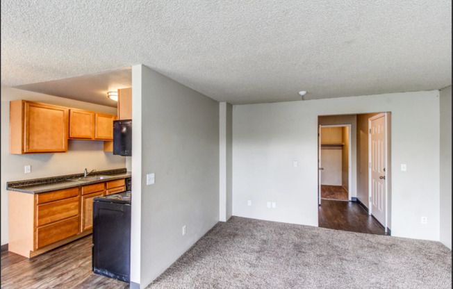 1 bed, 1 bath, 750 sqft, $1,515, Unit C303