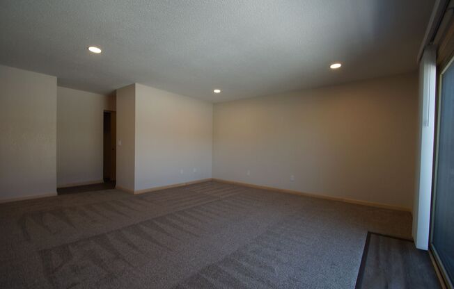 2 beds, 2 baths, 1,050 sqft, $1,798, Unit 306