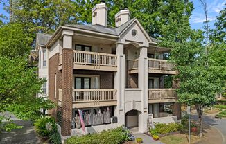 Unique 3 Bedroom/ 3 Full Bathroom 2 Story Condo in Historic Uptown Neighborhood