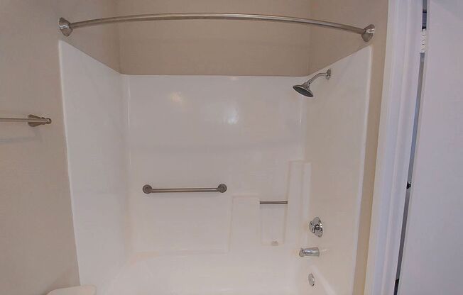 2 beds, 2 baths, 950 sqft, $2,750, Unit 118