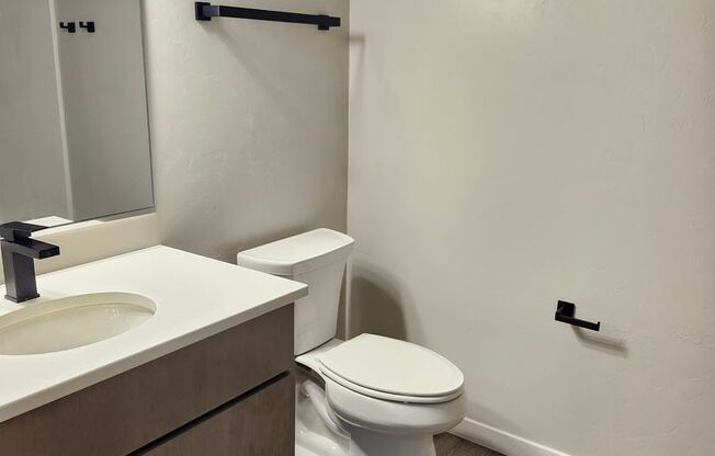 1 bed, 1 bath, 798 sqft, $1,300, Unit 305