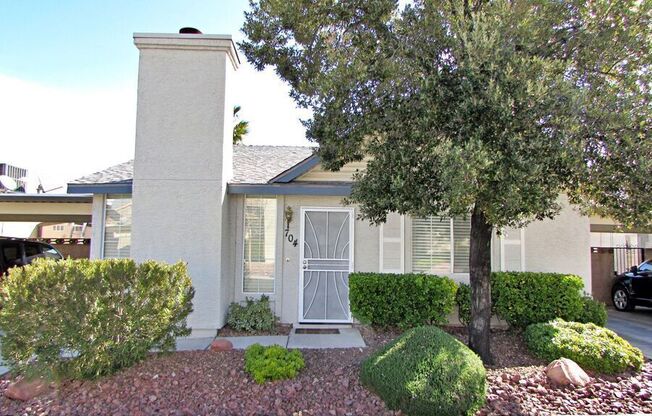 704 CALLAHAN PT DR