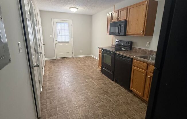 2 beds, 2 baths, $900, Unit 348D