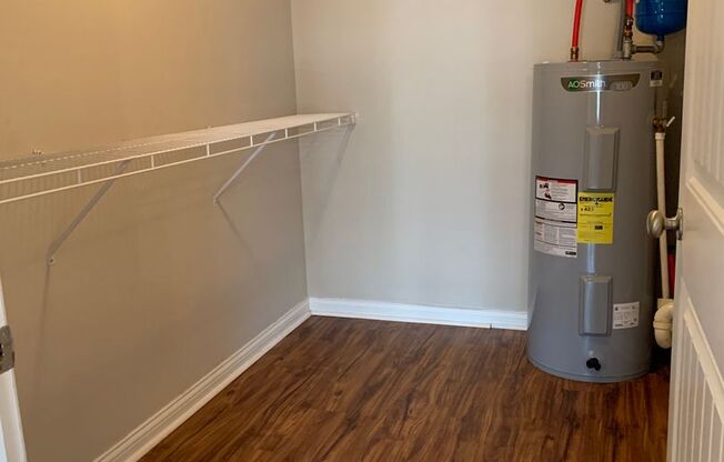 1 bed, 1 bath, 822 sqft, $775, Unit E10