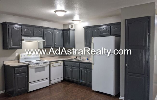 3 beds, 2.5 baths, $1,495, Unit Unit A