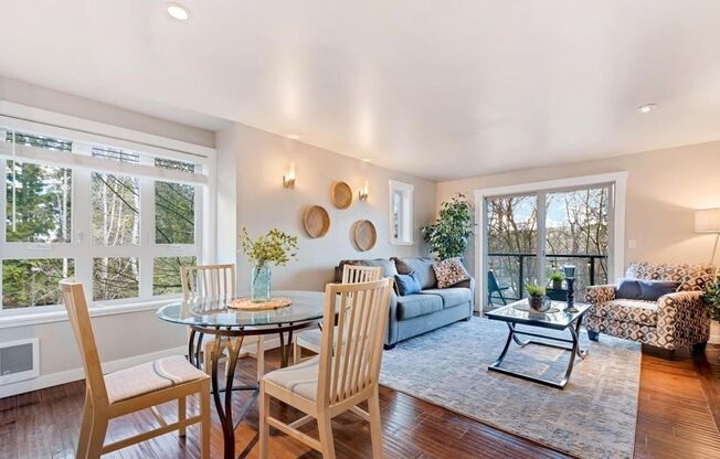 Luxurious, Bright and Meticulously Maintained 2 Bed and 2 Bath Condo