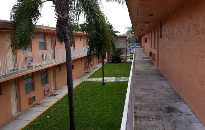1 bed, 1 bath, 750 sqft, $1,700, Unit A05