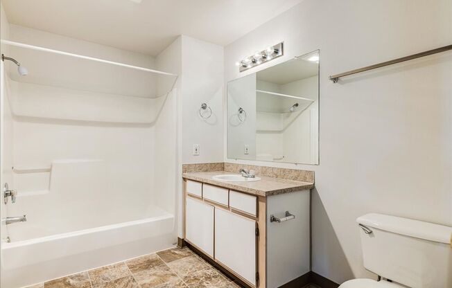 3 beds, 2 baths, 1,050 sqft, $1,795, Unit 5065-104