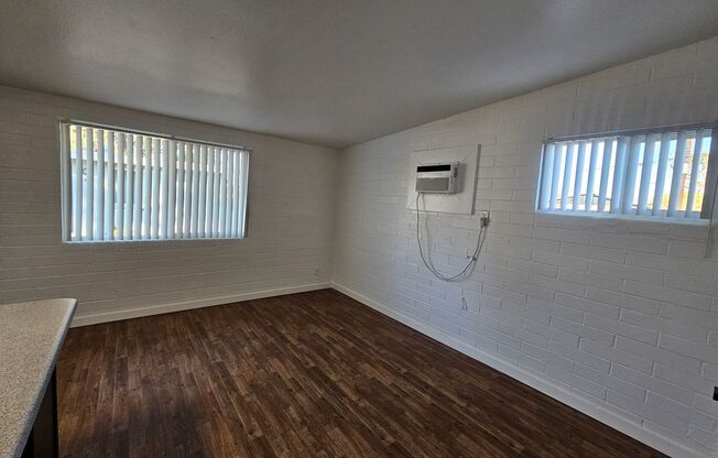 Studio, 1 bath, 320 sqft, $995, Unit 3