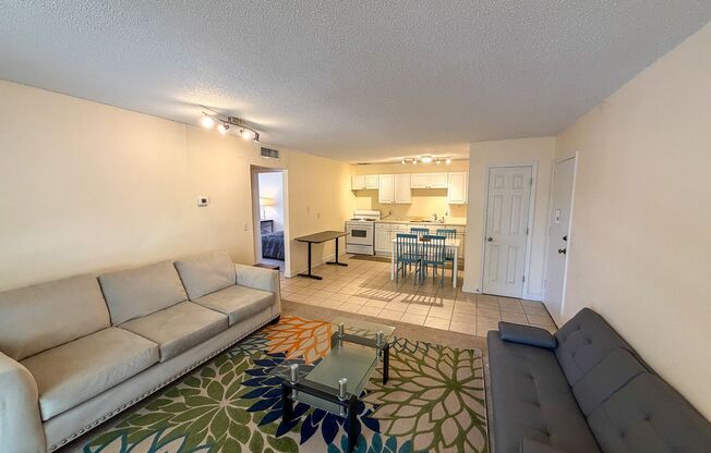 2 beds, 1 bath, $1,200, Unit Unit J-22