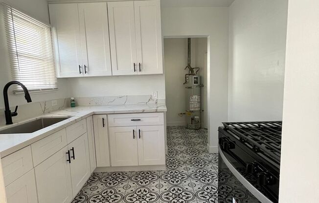 1 bed, 1 bath, 700 sqft, $2,595, Unit 3