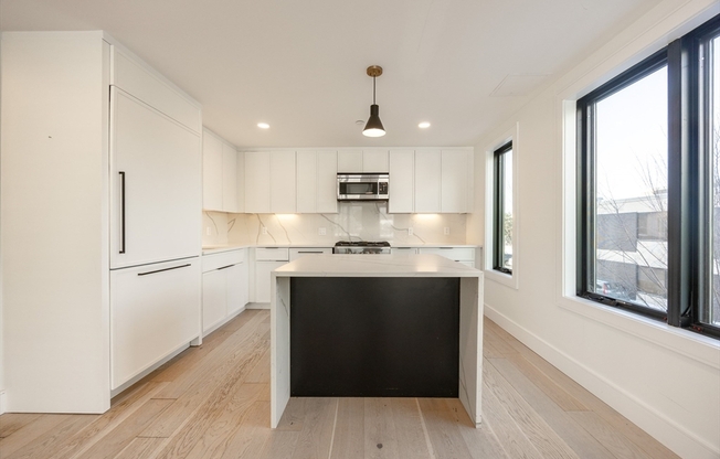 1 bed, 1 bath, 688 sqft, $2,950, Unit 209