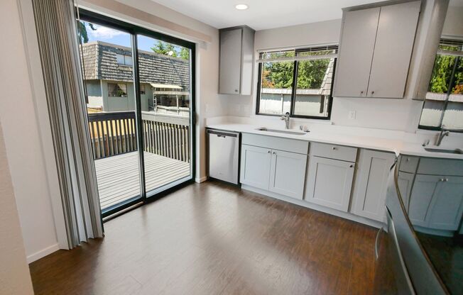 Newly renovated duplex in Edmonds!