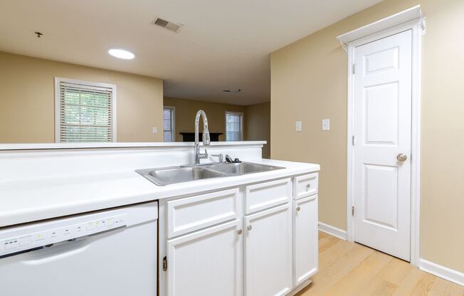 Marietta 2 bed/2 bath Condo!