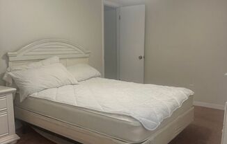 2 beds, 1 bath, $1,350, Unit Upper