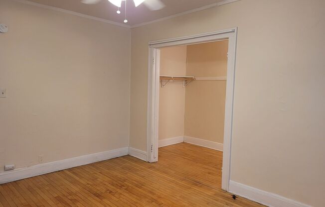 Studio, 1 bath, $895, Unit 14