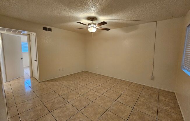 2 beds, 1 bath, 880 sqft, $1,125, Unit 111
