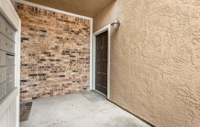 1 Bed, 1 Bath condo near Lower Greenville!