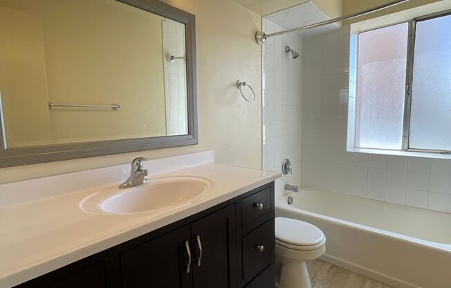 2 beds, 1 bath, 835 sqft, $1,695, Unit 612