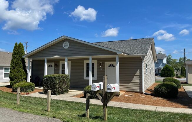 1 Bedroom 1 Bath Duplex Cute and charming area in the heart of Huntersville... perfect for single person or elderly looking to downsize