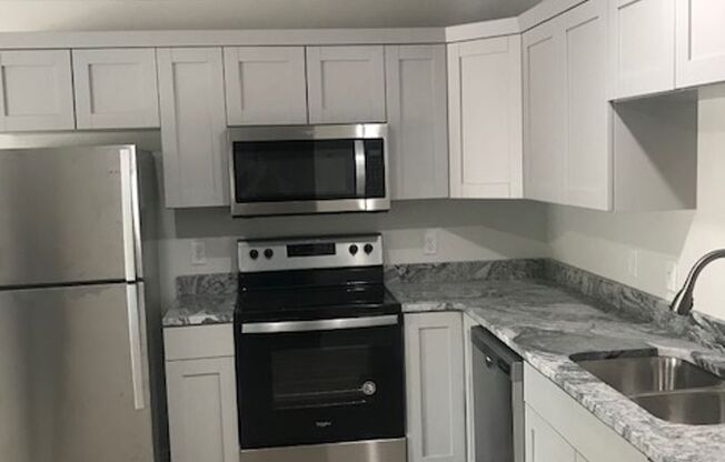 Studio, 1 bath, 288 sqft, $800