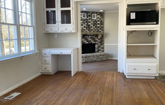 Charming 4-Bedroom Home with Spacious Yard and Stylish Interior