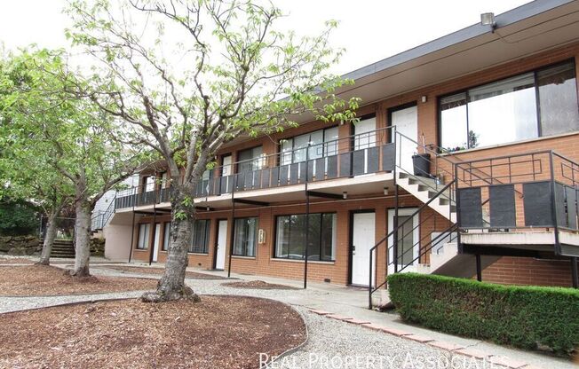12341 33 AVE NE