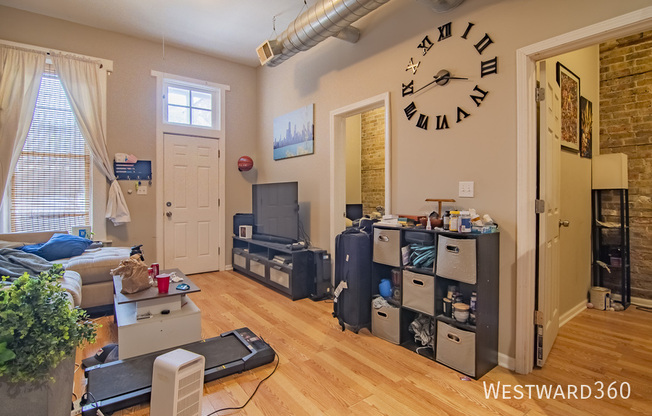 1479 HURON