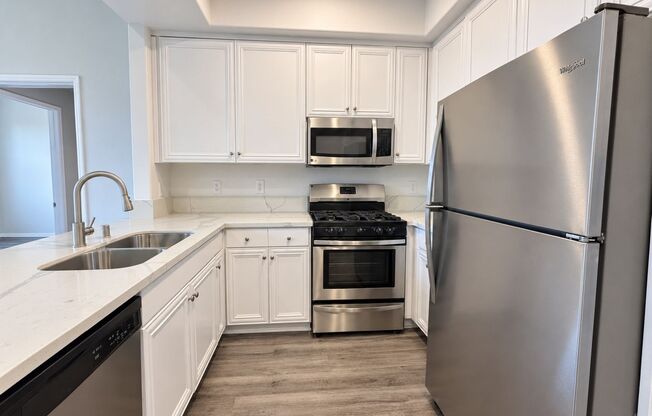 3 beds, 2 baths, 1,125 sqft, $3,598, Unit 301