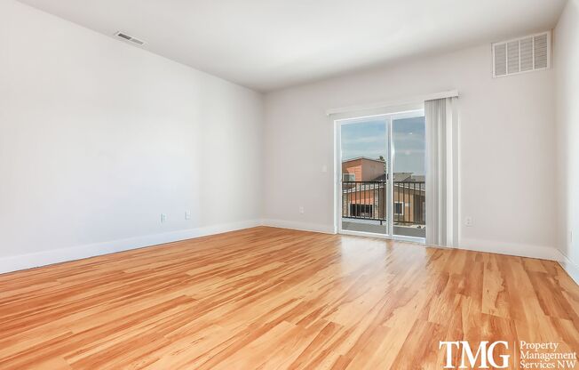 1 bed, 1 bath, 740 sqft, $1,625, Unit B230