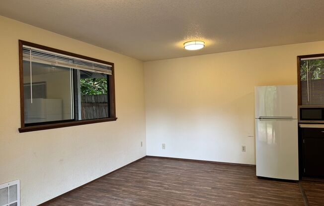 16747 3rd Ave NE, Shoreline, WA 98155