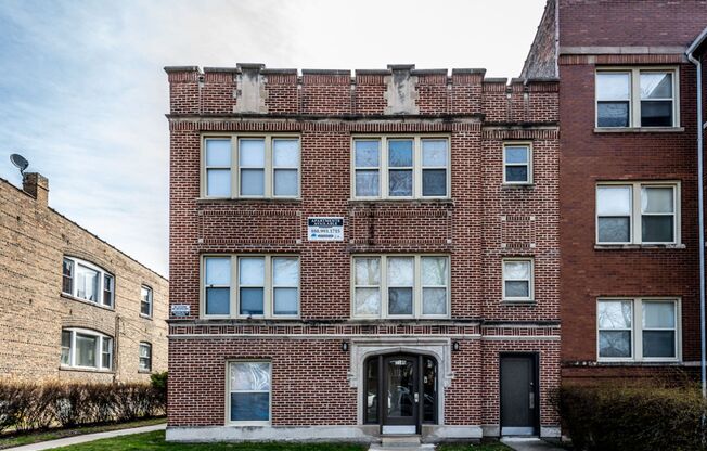 7145 S Indiana