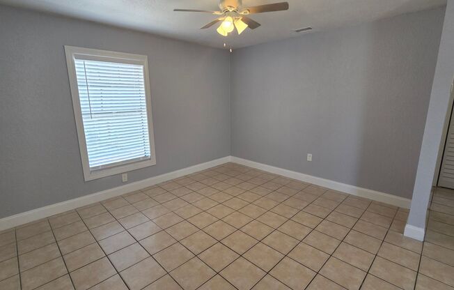 2 beds, 1 bath, 1,000 sqft, $1,395, Unit 5720 D