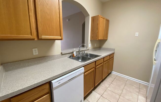 3 beds, 2 baths, $1,699, Unit # 229