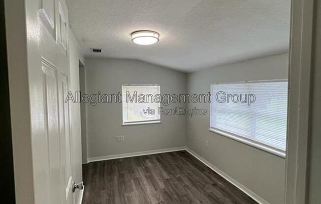 1 bed, 1 bath, 716 sqft, $1,325, Unit 5