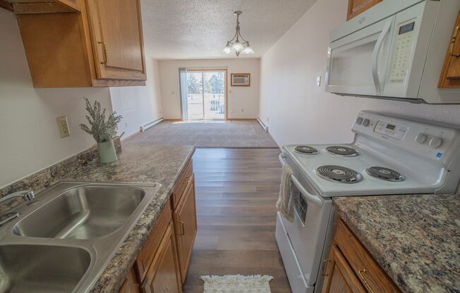 2 beds, 1 bath, 820 sqft, $795, Unit 320