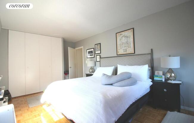 2 beds, 1 bath, $6,800, Unit 7D