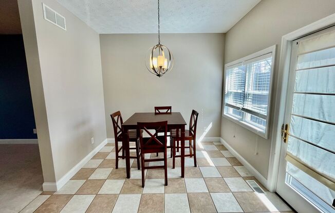 3 Bed 2 full and 2 1/2 Bath- Imperial PA