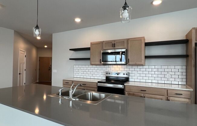 2 beds, 2 baths, 1,279 sqft, $2,850, Unit WR 305-310