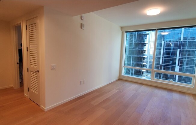 1 bed, 1 bath, 695 sqft, $2,700, Unit 2403