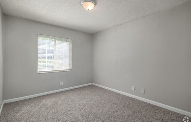 2 beds, 1 bath, $1,300, Unit 2206C